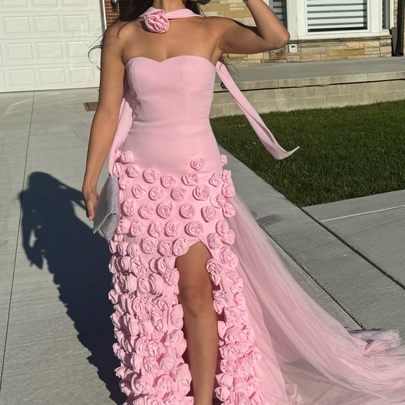 Custom floral gown - Picture 2 of 3